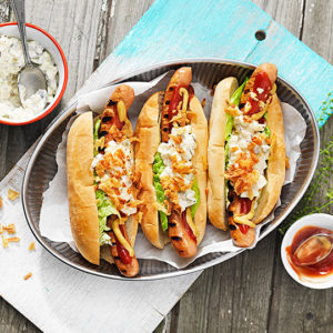 KORV MED GURKMAJONNÄS MED BRÖD