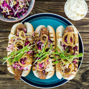 KORV MED ROSTAD LÖK MED BRÖD